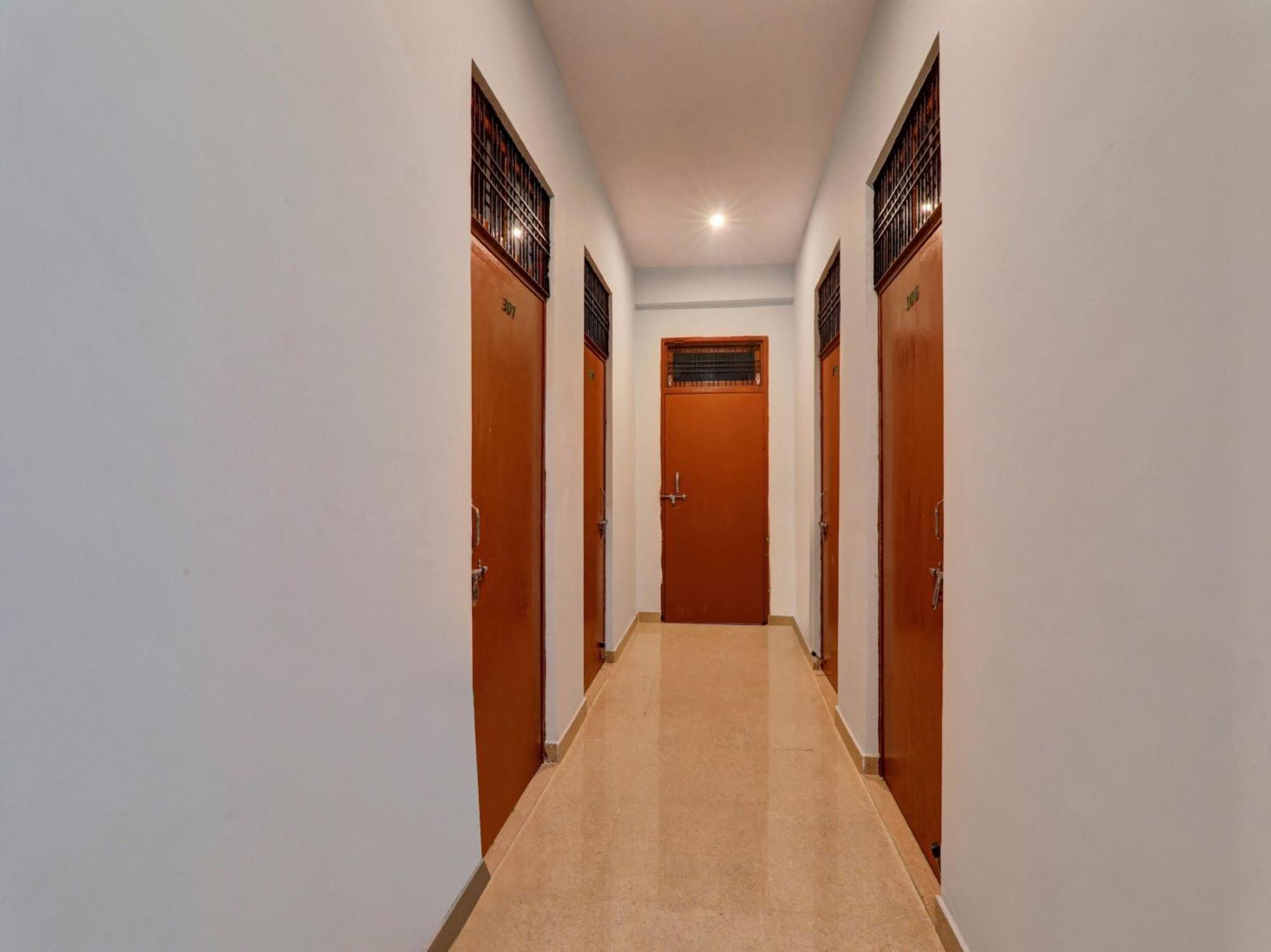 Hotel O Aradhya Galaxy Bhauli Esterno foto
